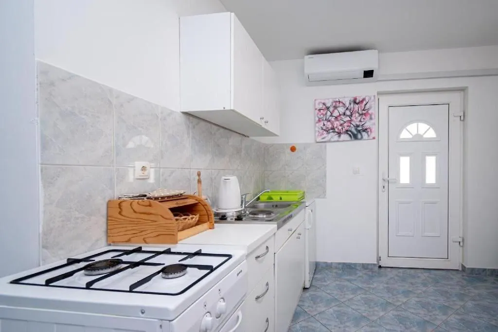 Apartments Gavro Vir Croatia