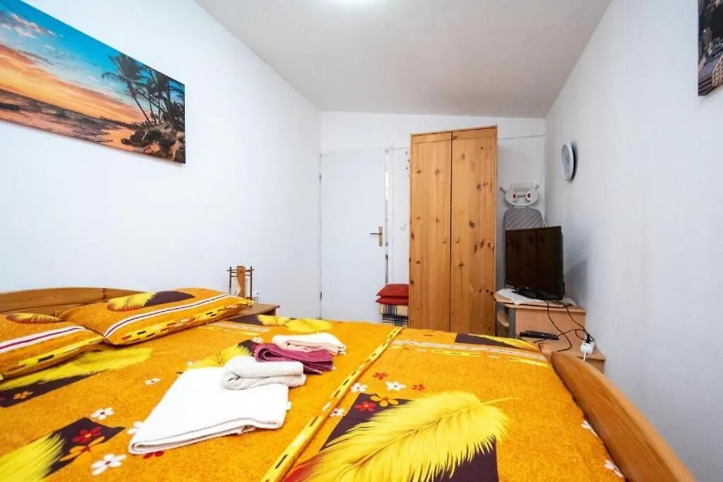 Apartments Gavro Vir