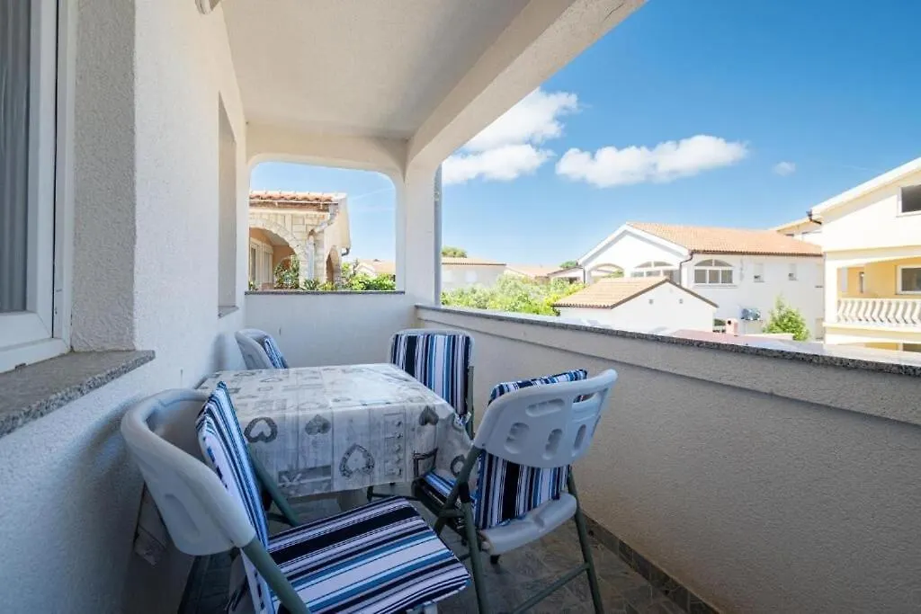 Apartments Gavro Vir Croatia