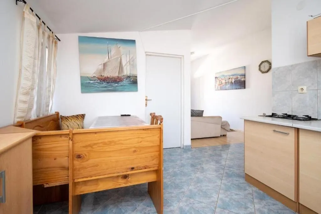 Apartments Gavro Vir Croatia
